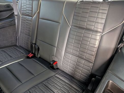 Used 2024 Cadillac Escalade Sport Platinum image 18