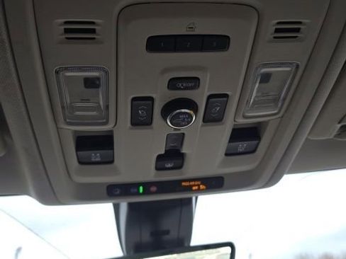 Used 2021 GMC Yukon XL Denali image 24