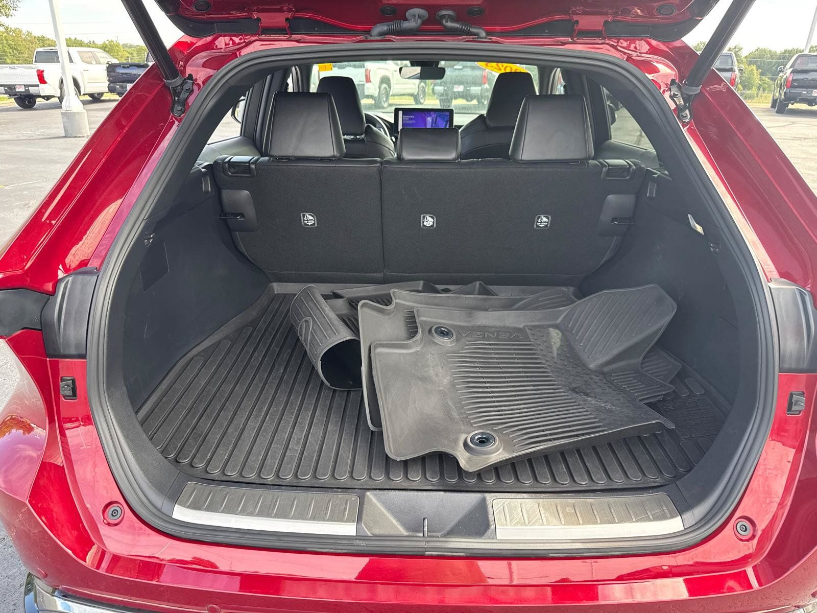 Used 2023 Toyota Venza Nightshade AWD/4WD image 8