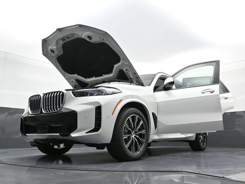 New 2026 BMW X5 xDrive40i w/ M Sport Package AWD/4WD image 41