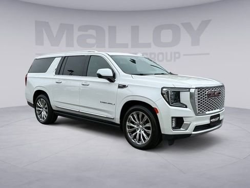Used 2021 GMC Yukon XL Denali w/ Denali Ultimate Package AWD/4WD image 7