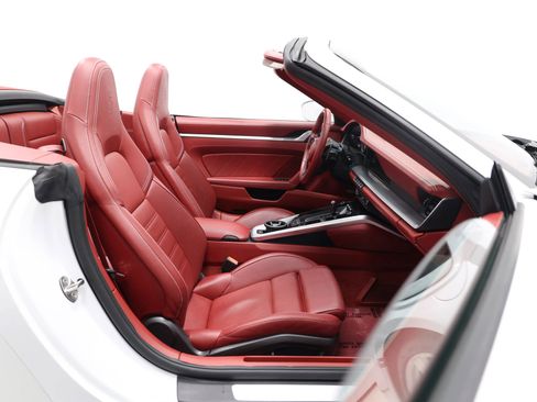 Used 2022 Porsche 911 Carrera image 89