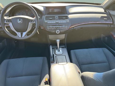 Used 2011 Honda Crosstour EX image 13