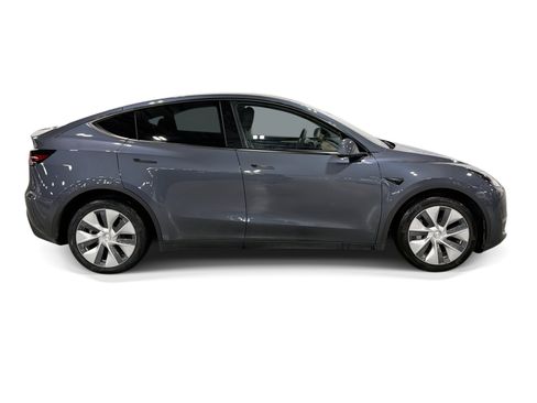 Certified 2023 Tesla Model Y Long Range AWD/4WD image 7