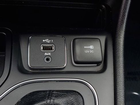 Certified 2021 Jeep Cherokee Latitude Lux 80th Anniv w/ Quick Order Package 26U 80TH FWD image 32