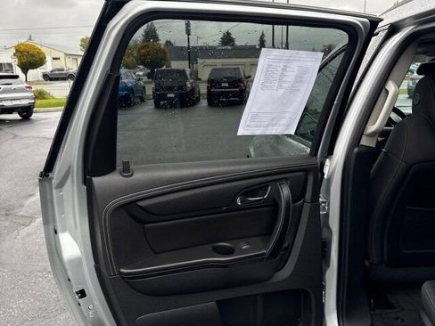 Used 2015 Chevrolet Traverse LT image 11