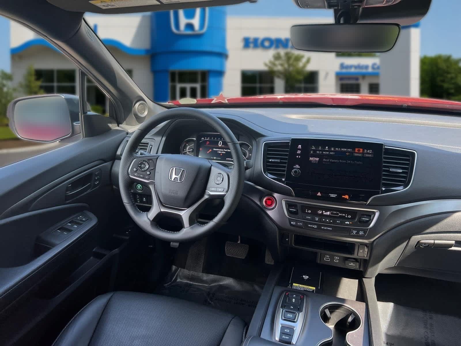 Used 2025 Honda Passport EX-L image 32