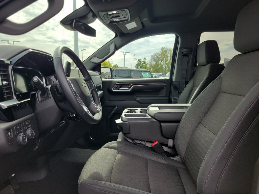Used 2026 Chevrolet Silverado 1500 LT w/ Protection Package AWD/4WD image 18