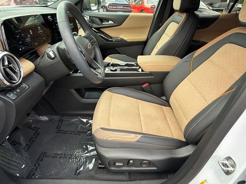 Used 2026 Chevrolet Equinox ACTIV w/ Safety and Technology Package FWD image 16