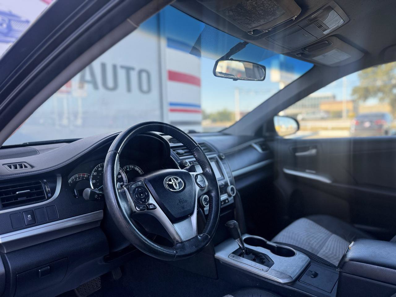 Used 2012 Toyota Camry SE FWD image 39
