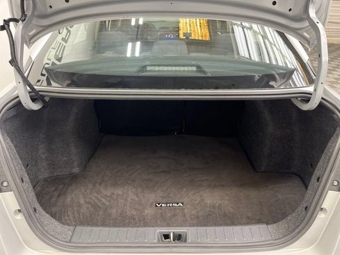 Used 2024 Nissan Versa SR FWD image 22