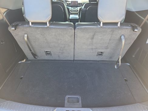 Used 2024 Ford Explorer XLT w/ Equipment Group 202A AWD/4WD image 21