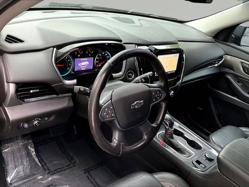 Used 2021 Chevrolet Traverse RS w/ LPO, Floor Liner Package FWD image 18