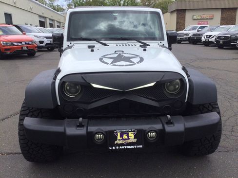 Used 2015 Jeep Wrangler Unlimited Sport w/ Quick Order Package 24S AWD/4WD image 3