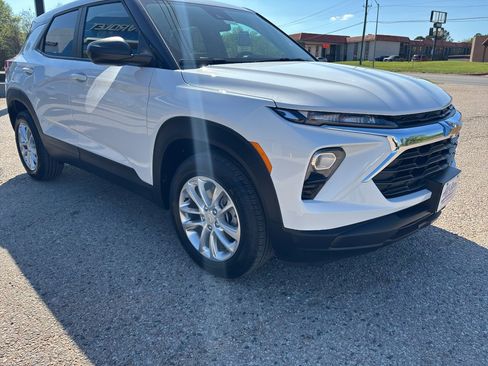 New 2026 Chevrolet TrailBlazer LS w/ LS Convenience Package FWD image 6