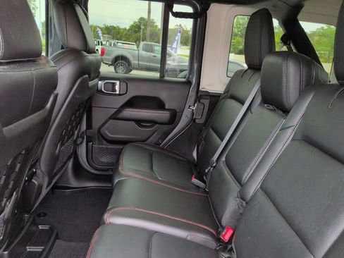 Used 2019 Jeep Wrangler Unlimited Rubicon AWD/4WD image 14
