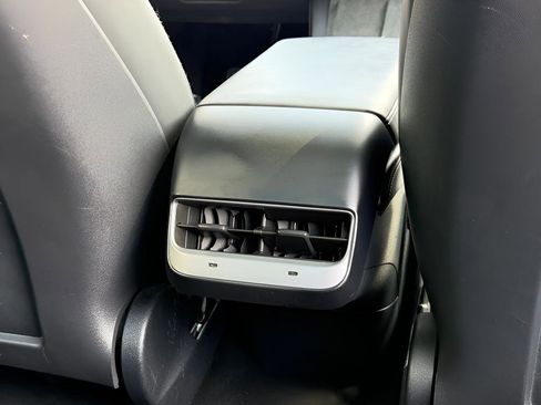 Used 2023 Tesla Model 3 Standard Range image 28