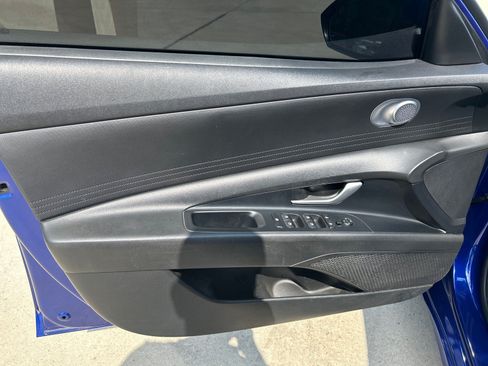 Used 2023 Hyundai Elantra SEL FWD image 10