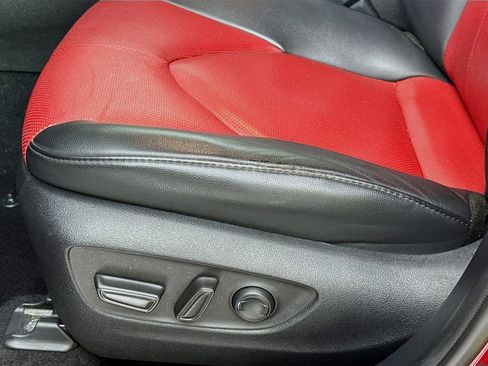 Used 2021 Toyota Highlander XSE image 22