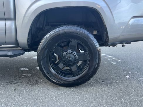 Used 2017 Toyota Tacoma SR image 25