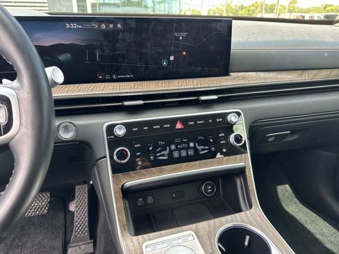Used 2025 Genesis GV80 2.5T Prestige AWD/4WD image 26