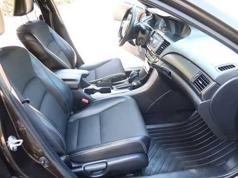 Used 2016 Honda Accord Sport image 17