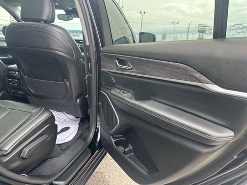 Used 2022 Jeep Grand Cherokee L Limited AWD/4WD image 15