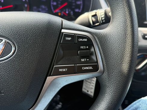 Used 2020 Hyundai Accent SE FWD image 22