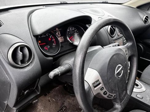 Used 2013 Nissan Rogue SV image 10