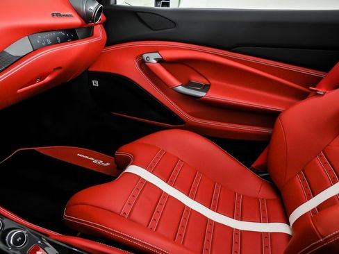 Used 2022 Ferrari F8 Tributo image 41