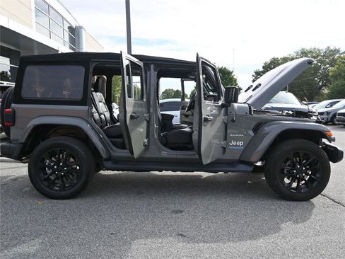 Used 2021 Jeep Wrangler Unlimited Sahara w/ Cold Weather Group image 13