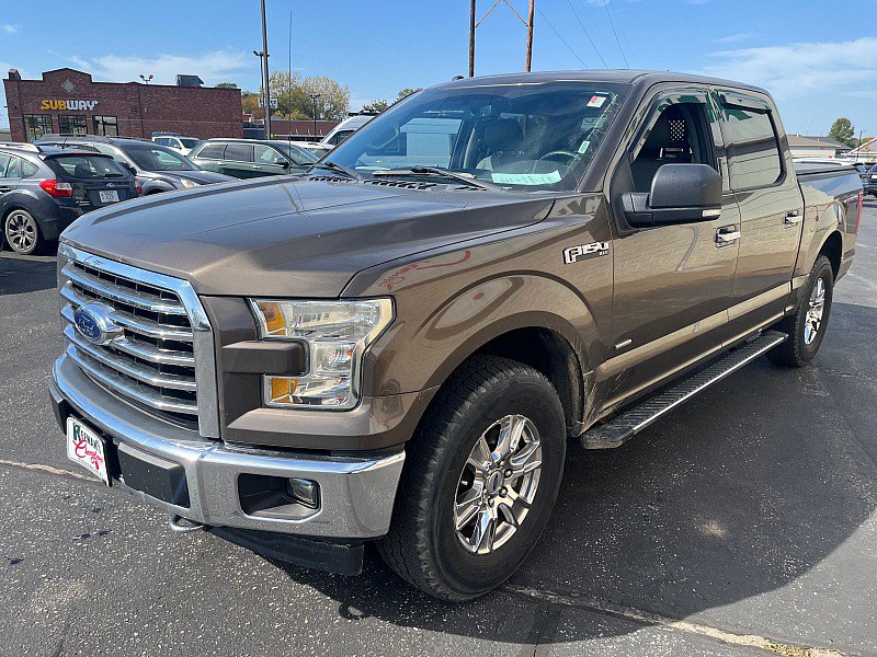 Used 2017 Ford F150 XLT w/ Equipment Group 302A Luxury AWD/4WD image 4