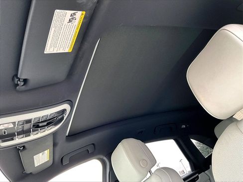 Used 2022 Porsche Macan image 18