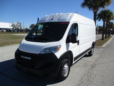 Used 2023 RAM ProMaster 2500 image 3