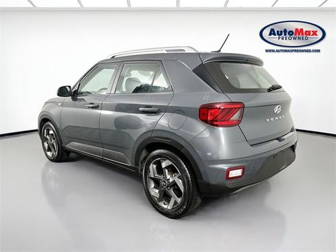 Used 2023 Hyundai Venue SEL image 6