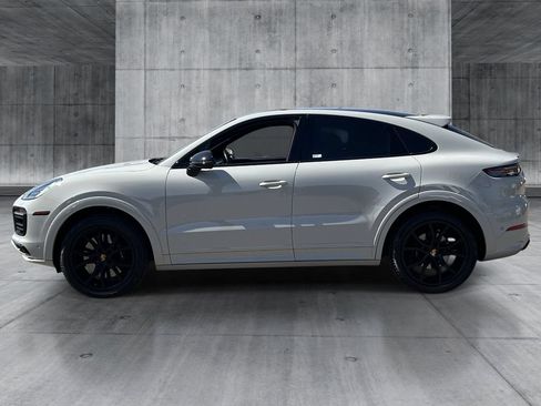 Used 2022 Porsche Cayenne S AWD/4WD image 2