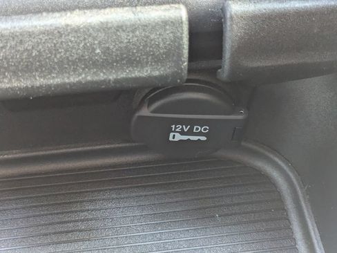 Used 2016 RAM 1500 Laramie Longhorn w/ Convenience Group AWD/4WD image 18