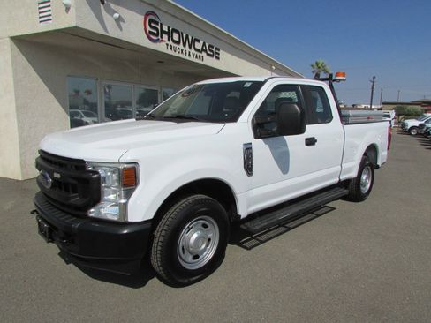 Used 2021 Ford F250 XL w/ Power Equipment Group RWD image 4