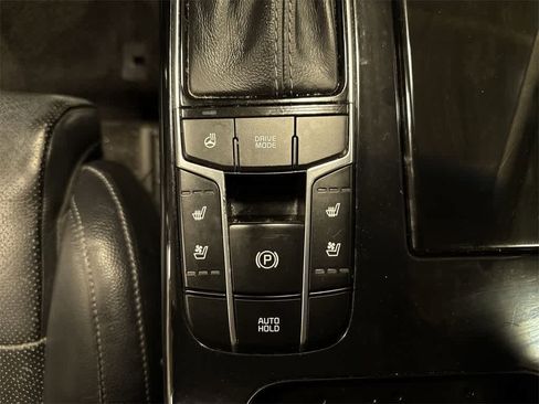 Used 2018 Kia Cadenza Technology image 31