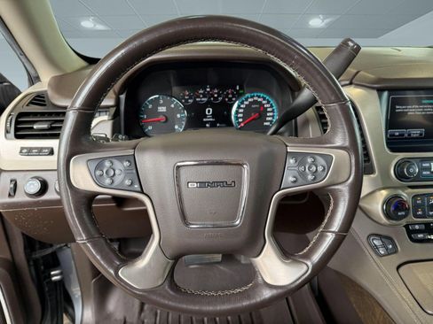 Used 2018 GMC Yukon Denali w/ Denali Ultimate Package AWD/4WD image 18