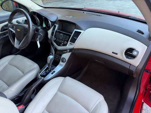 Used 2014 Chevrolet Cruze LT image 19