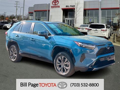 Used 2022 Toyota RAV4 SE w/ Convenience Package AWD/4WD image 1