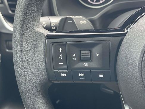 Used 2023 Nissan Rogue SV FWD image 20