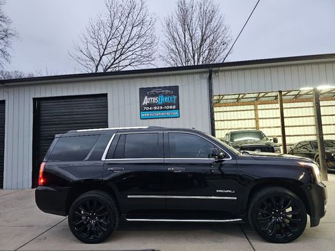 Used 2017 GMC Yukon Denali w/ Open Road Package image 8