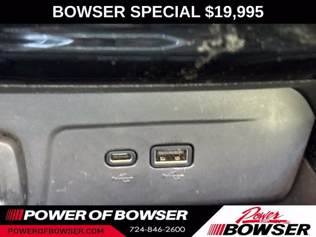 Used 2024 Chevrolet Trax RS w/ Sunroof Package FWD image 19