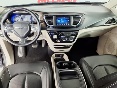 Used 2021 Chrysler Voyager Lxi FWD image 11