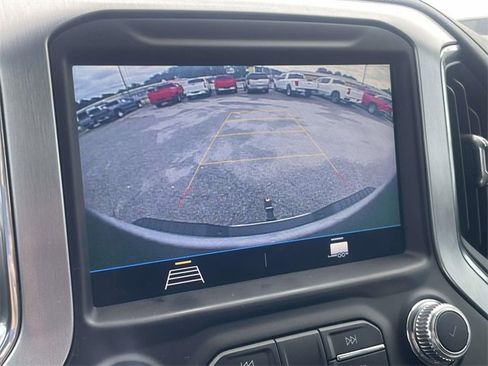 Used 2022 GMC Sierra 1500 SLE image 18