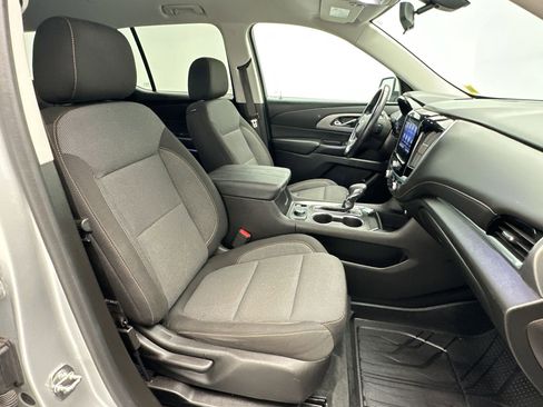 Used 2021 Chevrolet Traverse LT w/ LPO, Floor Liner Package image 28