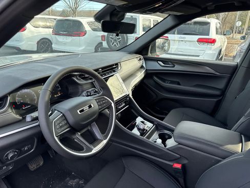 New 2025 Jeep Grand Cherokee Laredo X w/ Trailer Tow Package image 12