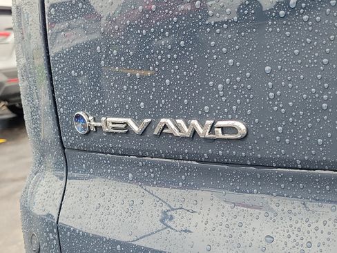 New 2025 Toyota Crown Signia image 6